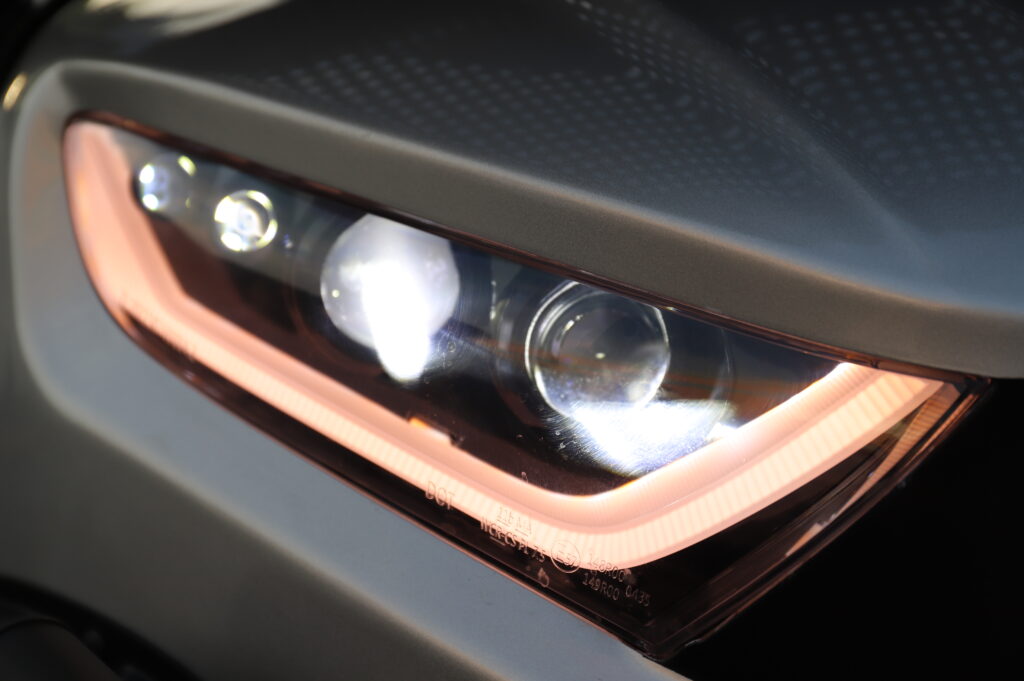 headlight golf cart 02