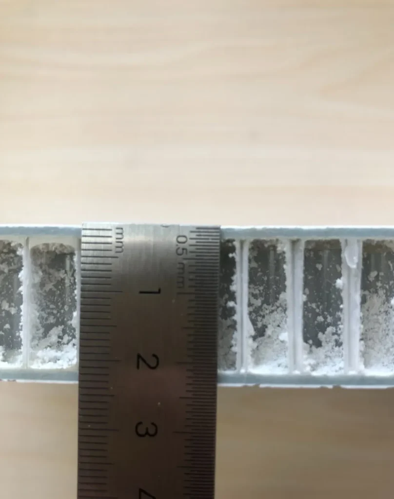 Sandwich panel insulation detail for Wohnkabine Leerkabine, showing FRP/GRP/Fiberglass, PP Honeycomb and FRP skin.