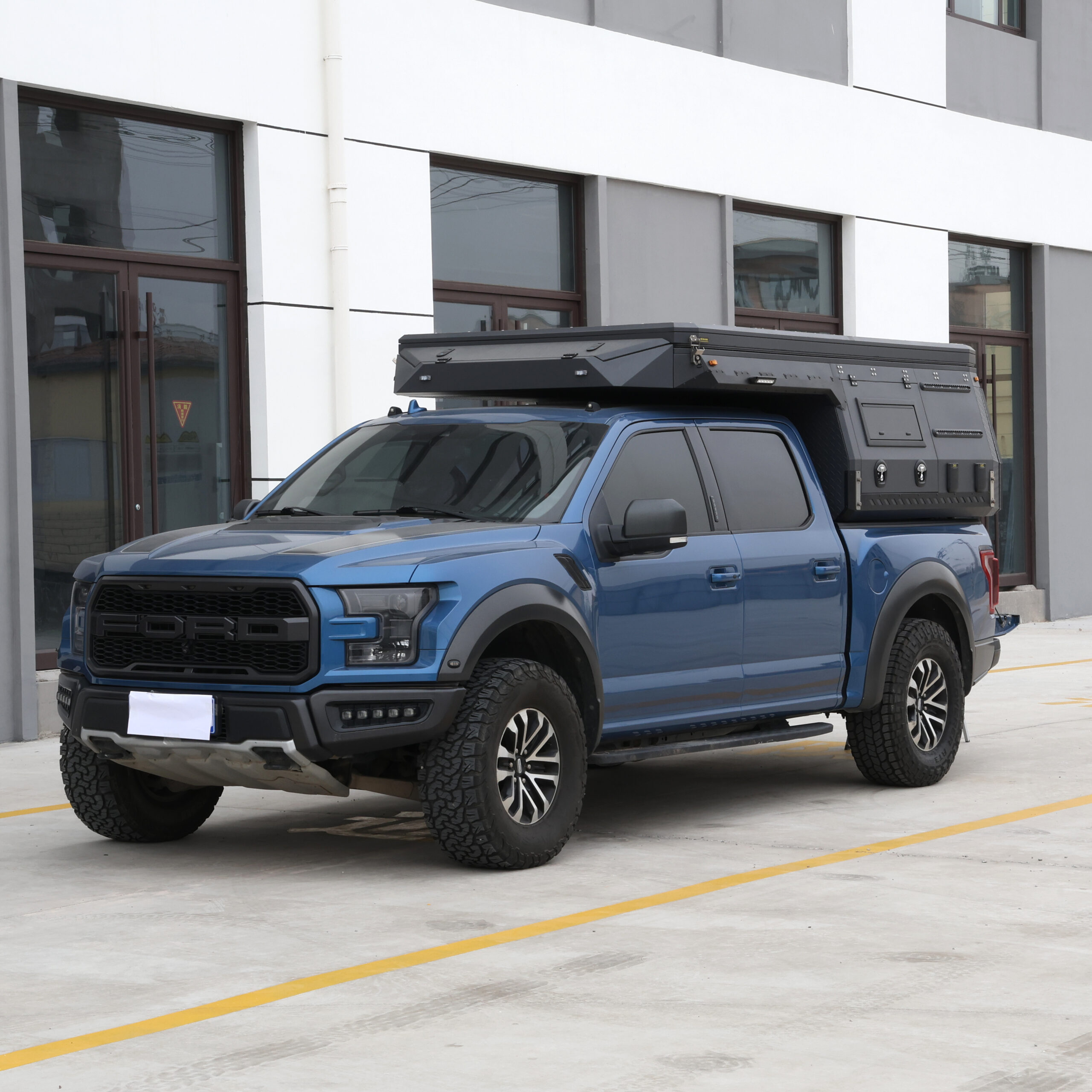 Toyota LC79 Single Cab Tray Back Camper